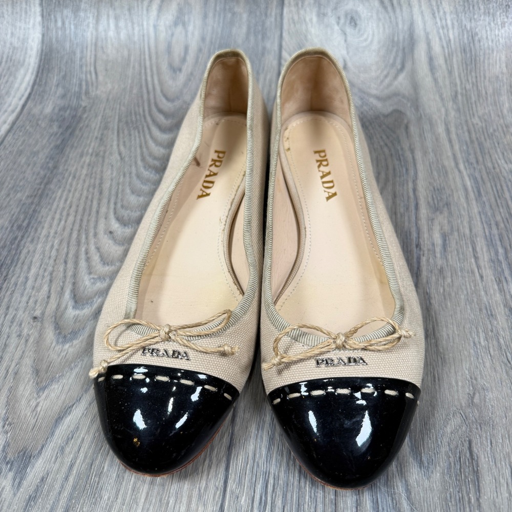 Prada Ballet Flats Women 35.5 Beige Black Canvas Patent Leather Cap Toe Bows - Picture 2 of 7